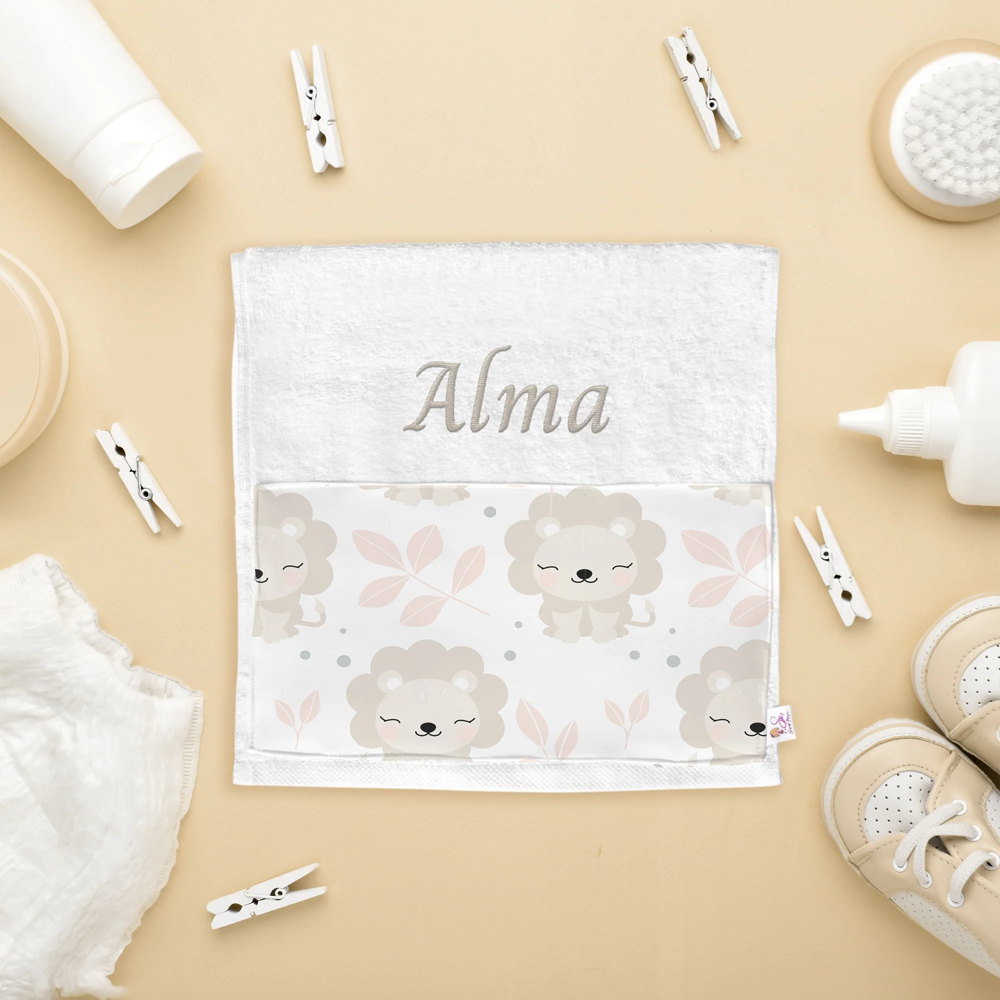 Toalla guardería personalizada Leones