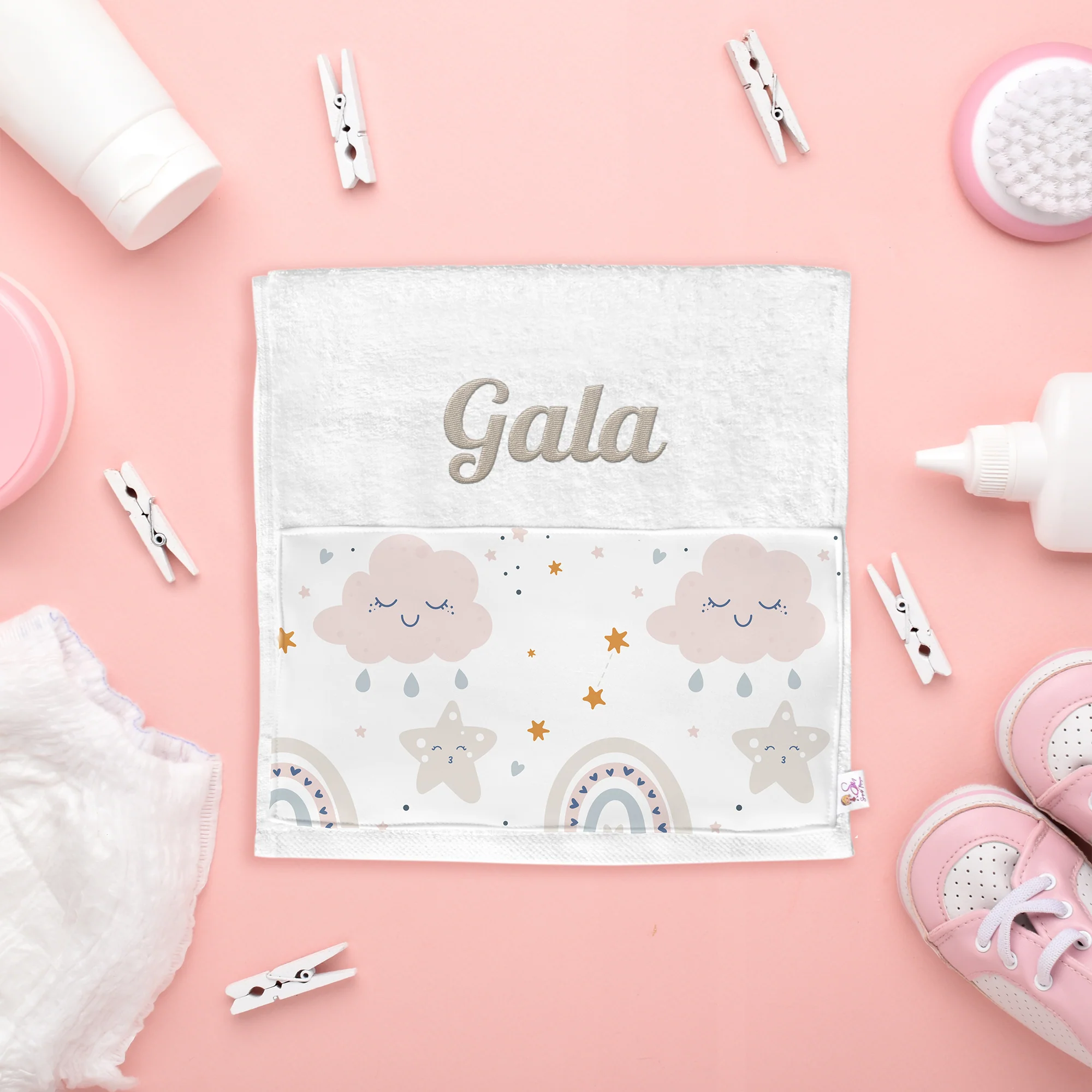 Toalla guardería personalizada Nubes